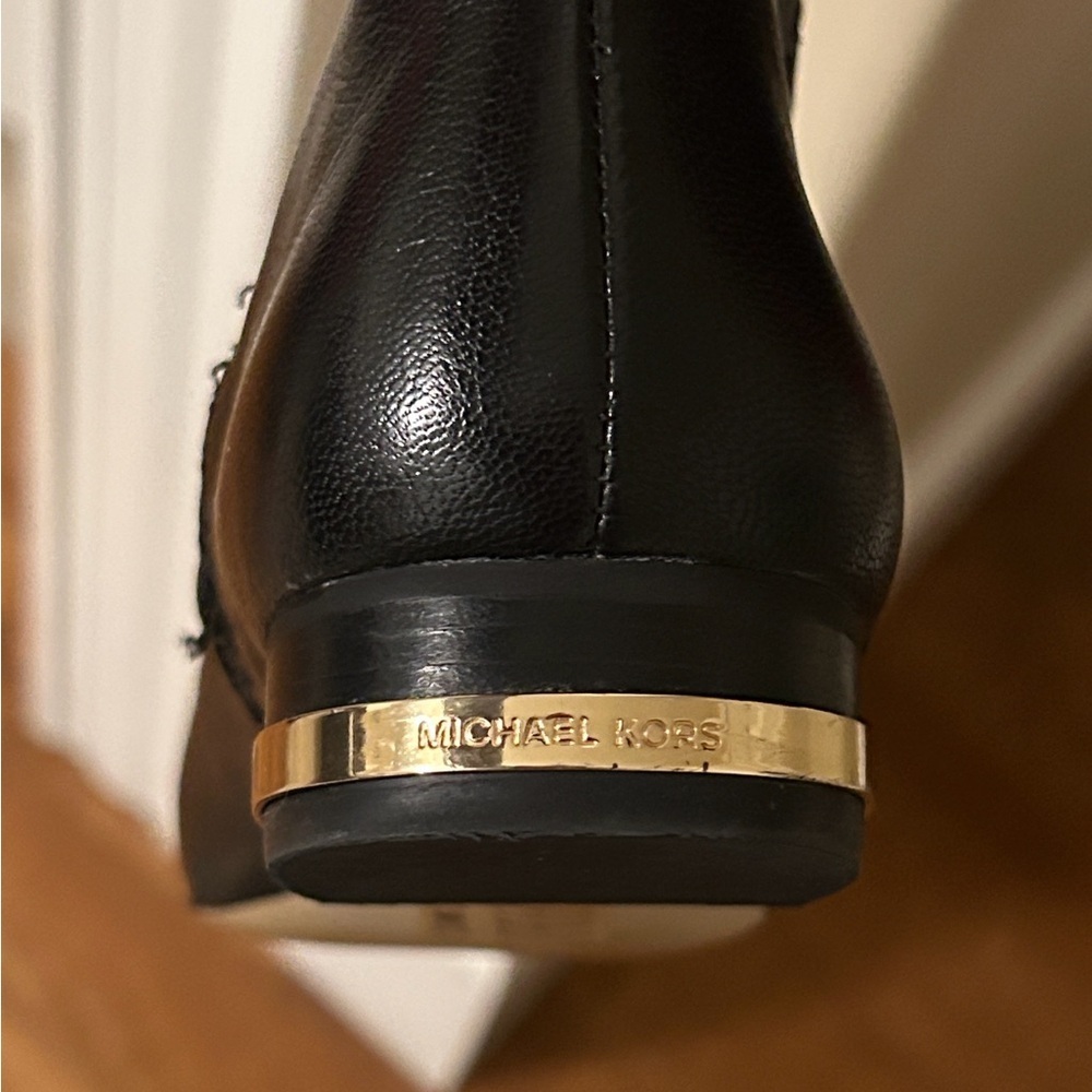 Michael Kors Sexy Black Knee High Boots with Gold Accents, size 7M - Picture 4 of 9